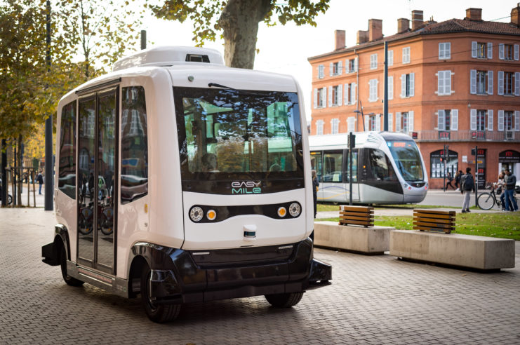 E-Mobilität: Ilm-Kreis und Stadt Ilmenau planen den Einsatz eines hochautomatisierten Shuttlebusses vom Bahnhof Ilmenau zum Campus der Technischen Universität (© Easy-Mile)